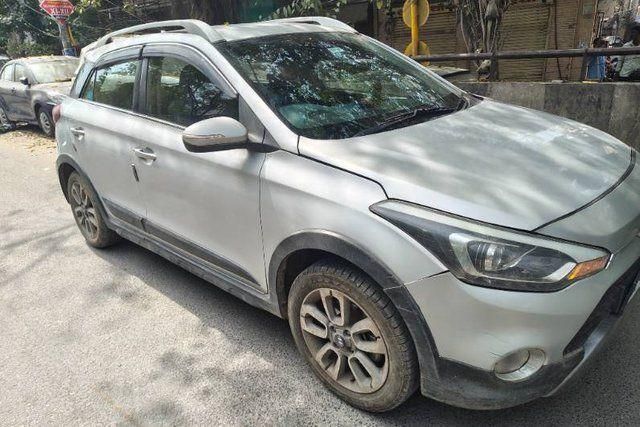 Hyundai i20 Active 1.2 Second-hand 2016 Hyundai i20 Active 1.2 for sale in New Delhi