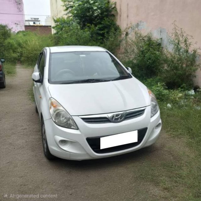 Hyundai i20 1.2 Magna Second-hand 2011 Hyundai i20 1.2 Magna for sale in Dehradun