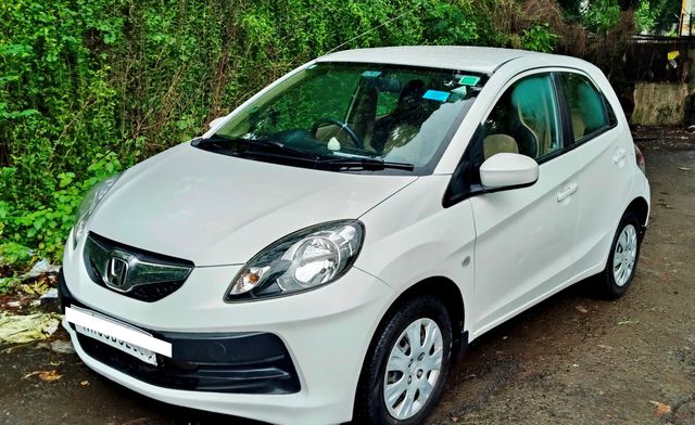 Second-hand 2013 Honda Brio S MT for sale in Mumbai