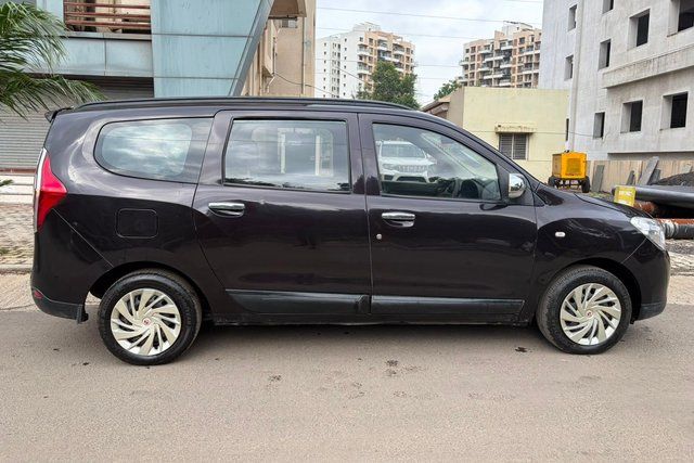 Renault Lodgy 85PS RxL Second-hand 2015 Renault Lodgy 85PS RxL for sale in Pune