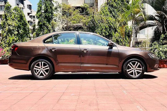 Volkswagen Jetta 2.0L TDI Highline AT Second-hand 2016 Volkswagen Jetta 2.0L TDI Highline AT for sale in Mumbai