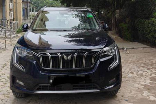 Second-hand 2024 Mahindra XUV700 AX7 7Str AT for sale in Noida