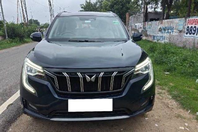 Mahindra XUV700 AX7 7Str AT Second-hand 2024 Mahindra XUV700 AX7 7Str AT for sale in Noida