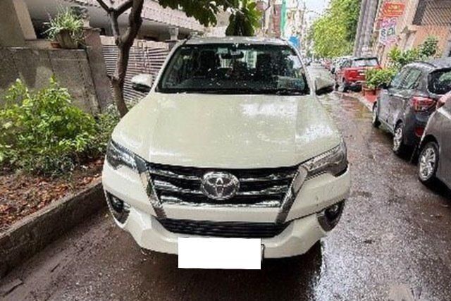 Toyota Fortuner 2.8 2WD MT BSIV Second-hand 2018 Toyota Fortuner 2.8 2WD MT BSIV for sale in Ghaziabad