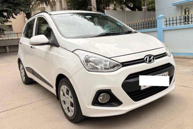 Second-hand 2014 Hyundai Grand i10 Sportz for sale in Bangalore