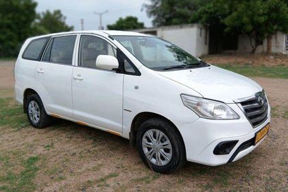 Used 2.5 G (Diesel) 7 Seater