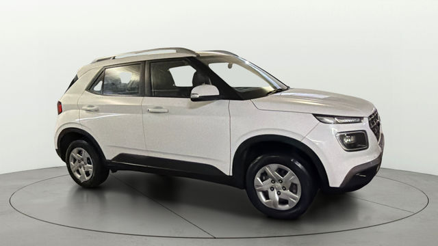 Second-hand 2021 Hyundai Venue S Plus for sale in New Delhi