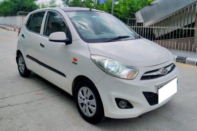 Hyundai i10 Sportz 1.1L Second-hand 2015 Hyundai i10 Sportz 1.1L for sale in New Delhi