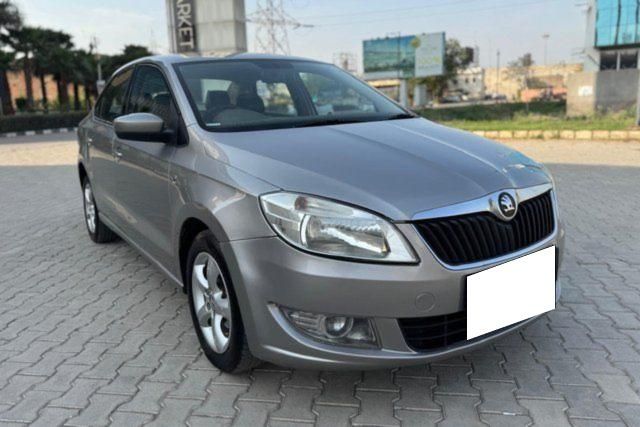 Skoda Rapid 1.5 TDI Ambition Second-hand 2015 Skoda Rapid 1.5 TDI Ambition for sale in Mohali