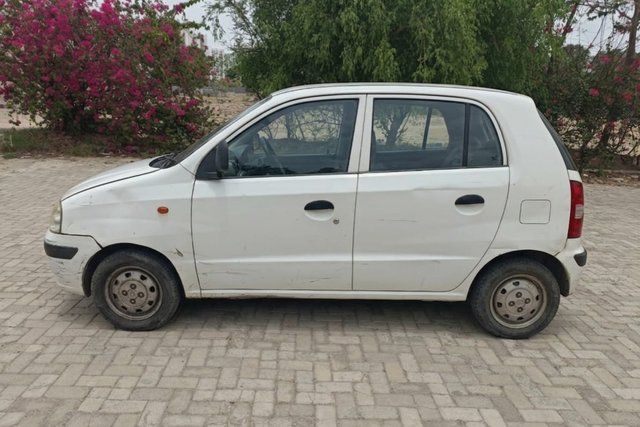 Hyundai Santro Xing GL Second-hand 2014 Hyundai Santro Xing GL for sale in Ahmedabad