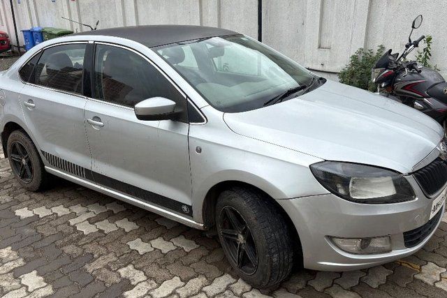 Skoda Rapid 1.6 MPI Elegance Second-hand 2014 Skoda Rapid 1.6 MPI Elegance for sale in Pune