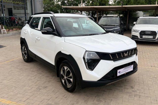 Mahindra XUV 3XO MX2 diesel Second-hand 2026 Mahindra XUV 3XO MX2 diesel for sale in Ahmedabad