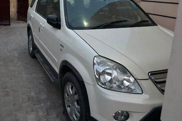 Honda CR-V 2.0L 2WD MT Second-hand 2006 Honda CR-V 2.0L 2WD MT for sale in Hoshiarpur