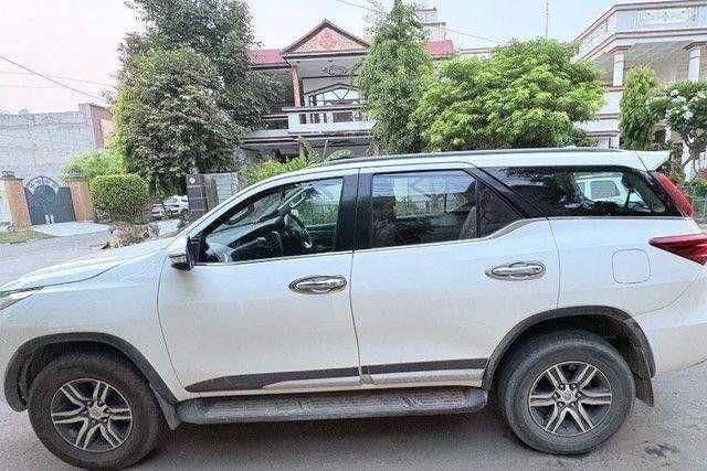 Toyota Fortuner 2.8 2WD AT BSIV Second-hand 2017 Toyota Fortuner 2.8 2WD AT BSIV for sale in Mansa