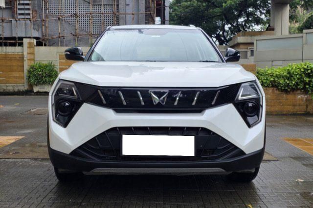 Mahindra XUV 3XO AX5 AT Second-hand 2024 Mahindra XUV 3XO AX5 AT for sale in Mumbai