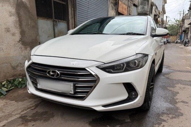 Hyundai Elantra 1.6 SX Option AT Second-hand 2018 Hyundai Elantra 1.6 SX Option AT for sale in Rajkot