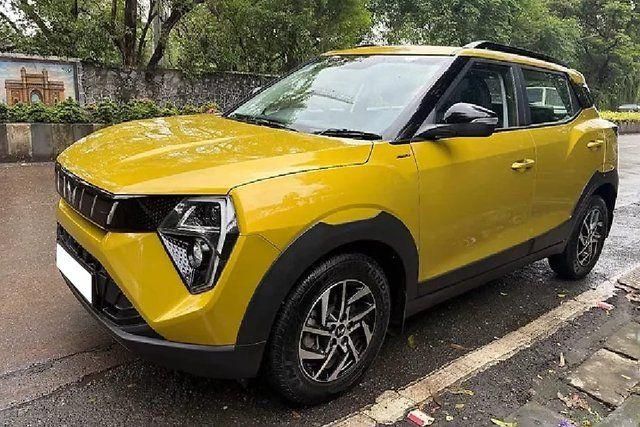 Second-hand 2024 Mahindra XUV 3XO AX5 AT for sale in Mumbai