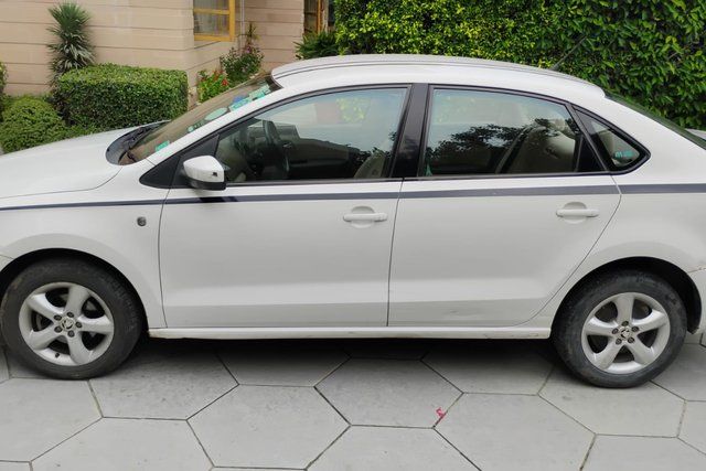 Skoda Rapid 1.6 MPI AT Ambition Second-hand 2014 Skoda Rapid 1.6 MPI AT Ambition for sale in New Delhi