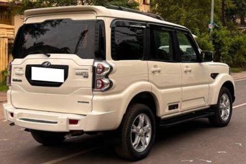 Used S10 7 Seater 2WD