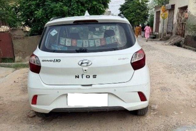 Second-hand 2022 Hyundai Grand i10 Nios Sportz CNG for sale in New Delhi