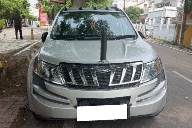 Mahindra XUV500 W8 FWD Second-hand 2014 Mahindra XUV500 W8 FWD for sale in Lucknow