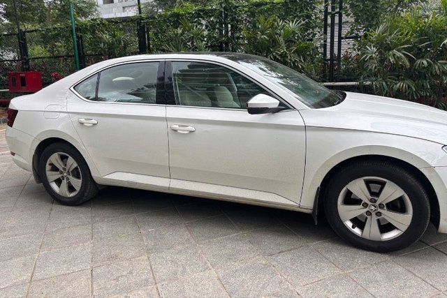 Skoda Superb Style 1.8 TSI MT Second-hand 2019 Skoda Superb Style 1.8 TSI MT for sale in Mumbai