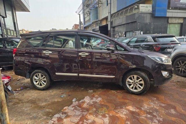 Second-hand 2018 Toyota Innova Crysta 2.4 G MT BSIV for sale in New Delhi