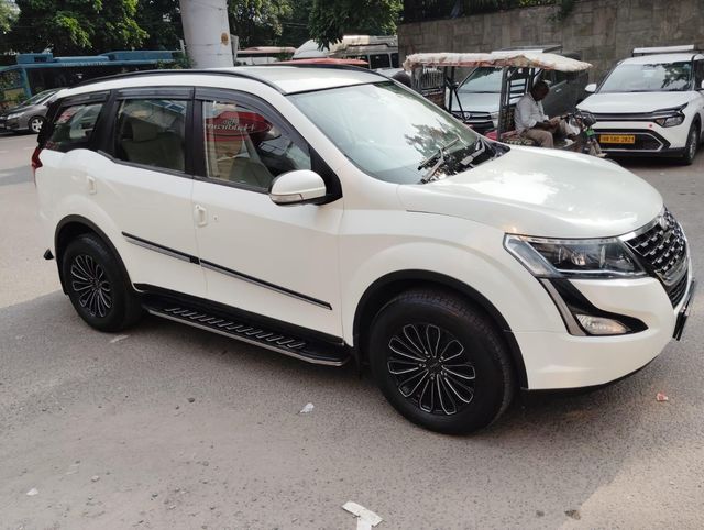 Mahindra XUV500 W7 BSIV Second-hand 2018 Mahindra XUV500 W7 BSIV for sale in New Delhi
