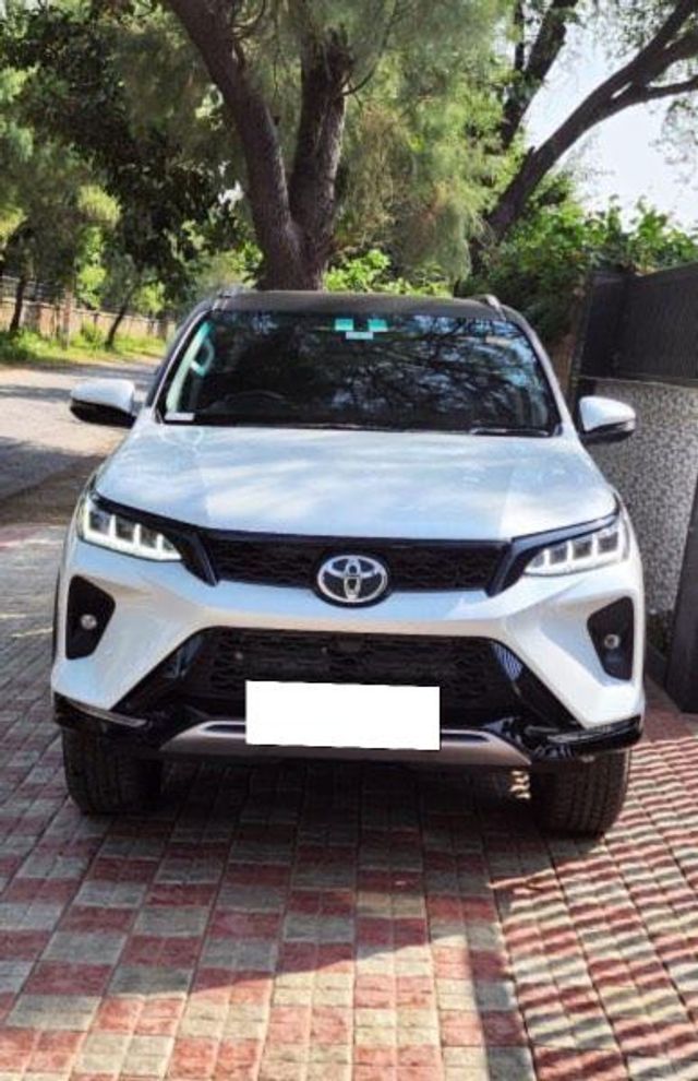 Toyota Fortuner Legender 4x4 AT 2023 Second-hand 2023 Toyota Fortuner Legender 4x4 AT 2023 for sale in Sohna