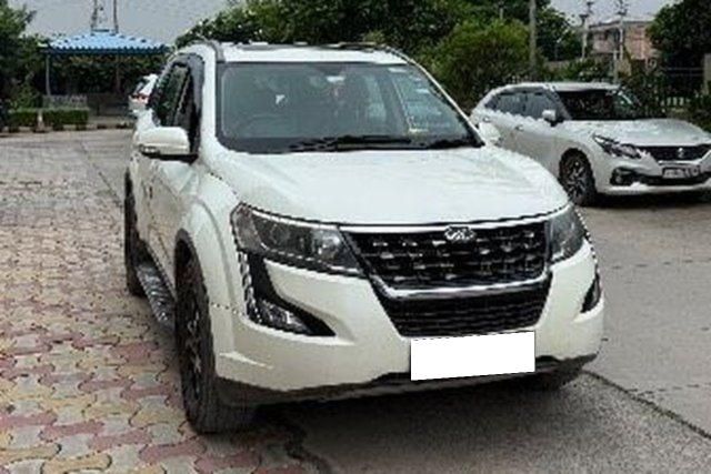 Mahindra XUV500 W11 Option AT AWD Second-hand 2019 Mahindra XUV500 W11 Option AT AWD for sale in Chandigarh