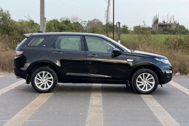 Land Rover Discovery HSE 2.0 SD4 Second-hand 2017 Land Rover Discovery HSE 2.0 SD4 for sale in Surat