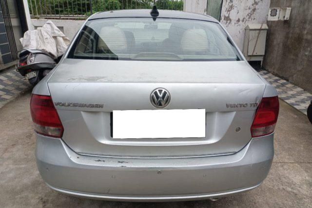 Volkswagen Vento Diesel Highline Second-hand 2012 Volkswagen Vento Diesel Highline for sale in Surat