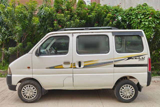 Maruti Suzuki Eeco 5 Seater AC BSIV Second-hand 2013 Maruti Suzuki Eeco 5 Seater AC BSIV for sale in Indore