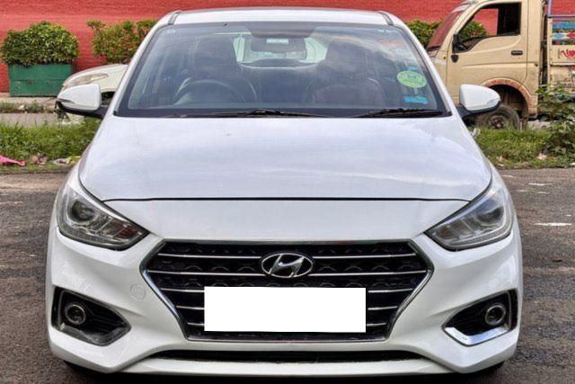 Hyundai Verna 1.6 CRDi SX Second-hand 2017 Hyundai Verna 1.6 CRDi SX for sale in Kolkata