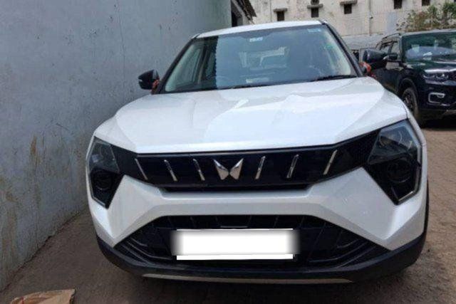 Mahindra XUV 3XO MX2 Pro AT Second-hand 2025 Mahindra XUV 3XO MX2 Pro AT for sale in Lucknow