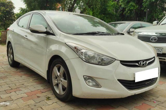 Hyundai Elantra CRDi SX AT Second-hand 2014 Hyundai Elantra CRDi SX AT for sale in Ahmedabad