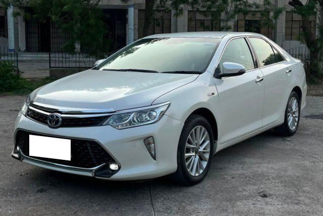 Toyota Camry Hybrid Second-hand 2017 Toyota Camry Hybrid for sale in New Delhi
