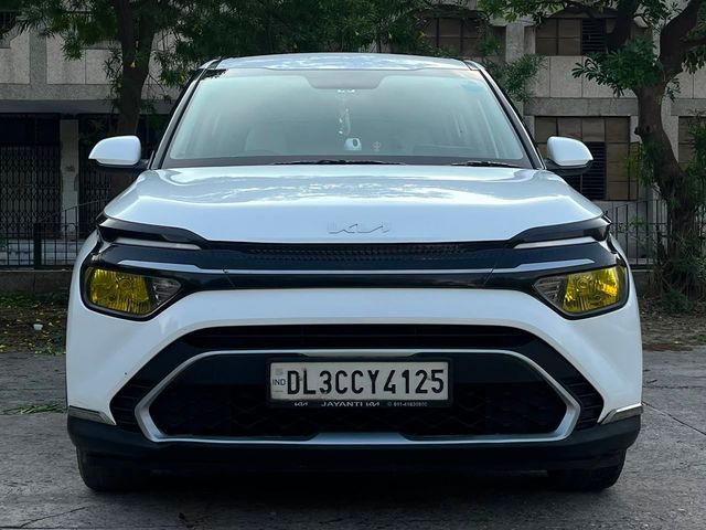 Kia Carens Premium Second-hand 2023 Kia Carens Premium for sale in New Delhi
