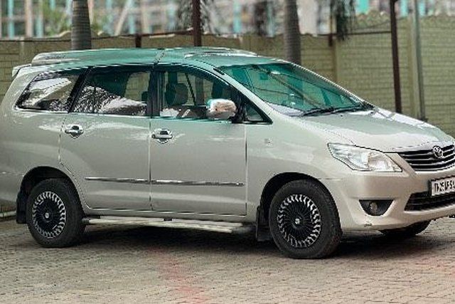 Toyota Innova 2.5 G (Diesel) 8 Seater Second-hand 2013 Toyota Innova 2.5 G (Diesel) 8 Seater for sale in Tiruchirappalli
