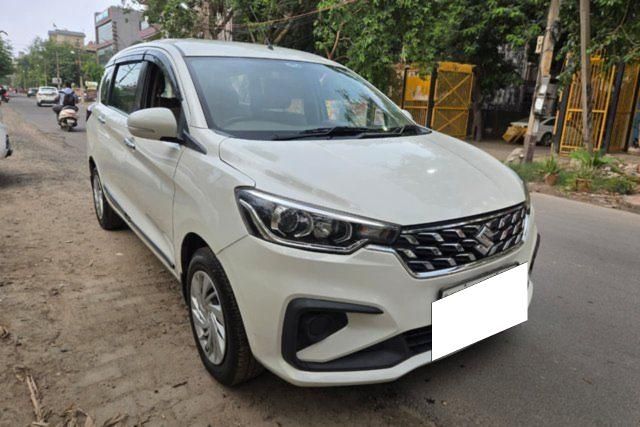 Maruti Suzuki Ertiga VXi CNG Second-hand 2024 Maruti Suzuki Ertiga VXi CNG for sale in New Delhi