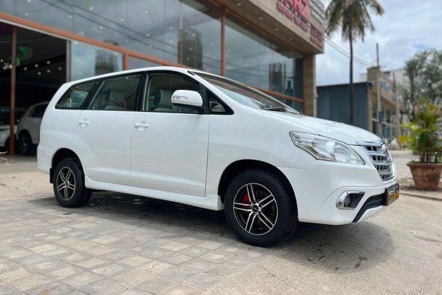 Second-hand 2008 Toyota Innova 2.0 E for sale in Bangalore