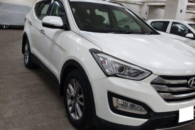 Hyundai Santa Fe 4WD AT Second-hand 2016 Hyundai Santa Fe 4WD AT for sale in Ahmedabad