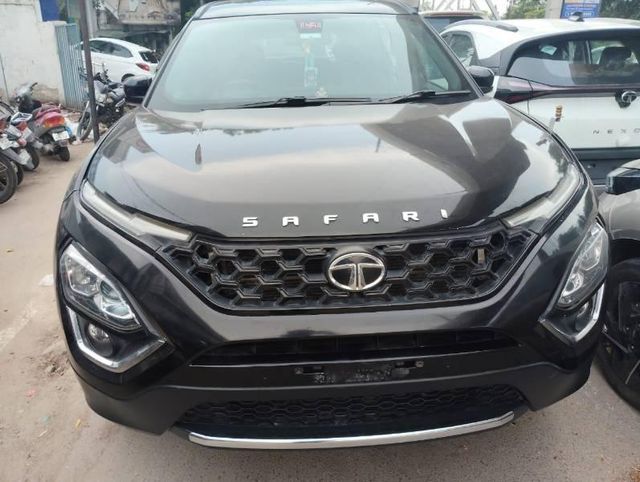 Second-hand 2022 Tata Safari XZA Plus AT Dark Edition BSVI for sale in Lucknow