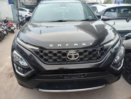 2022 टाटा सफारी XZA Plus AT Dark Edition BSVI