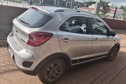 Used Titanium Petrol BSIV