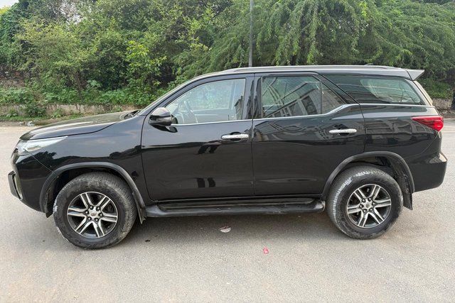 Second-hand 2019 Toyota Fortuner 2.8 2WD AT BSIV for sale in New Delhi
