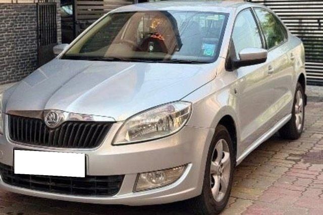 Second-hand 2015 Skoda Rapid 1.5 TDI AT Ambition for sale in Surat