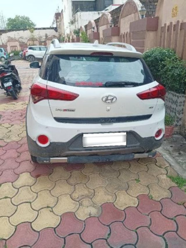 Hyundai i20 Active 1.2 SX Second-hand 2018 Hyundai i20 Active 1.2 SX for sale in Gorakhpur