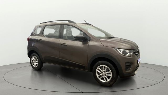 Second-hand 2024 Renault Triber RXT for sale in New Delhi