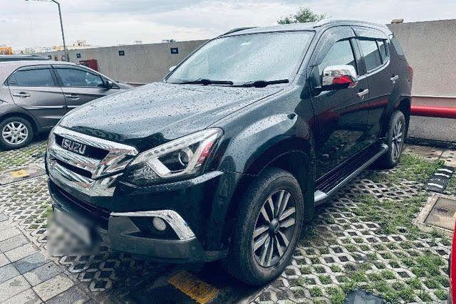 Isuzu MU-X 4X2 AT Second-hand 2024 Isuzu MU-X 4X2 AT for sale in Chennai